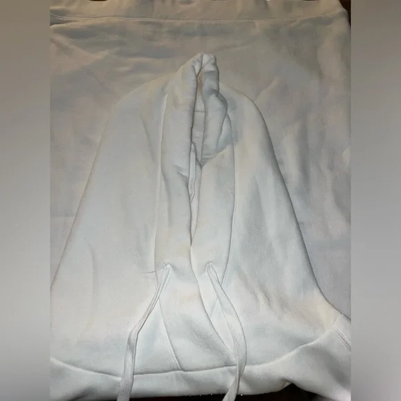 VS PINK~ White Sweatshirt w/ Red Dog Bling Design - Picture 4 of 14